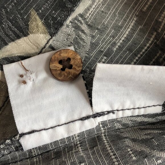 Tommy Bahama 100% Silk Hawaiian Shirt Copyrighted Print Button Up Mens Size XL - Picture 10 of 16